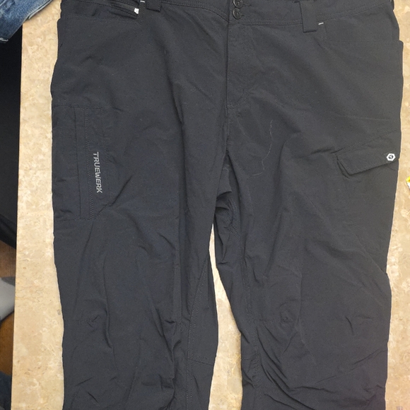 Truewerk Men's Black Cargo Pants - Picture 1 of 3